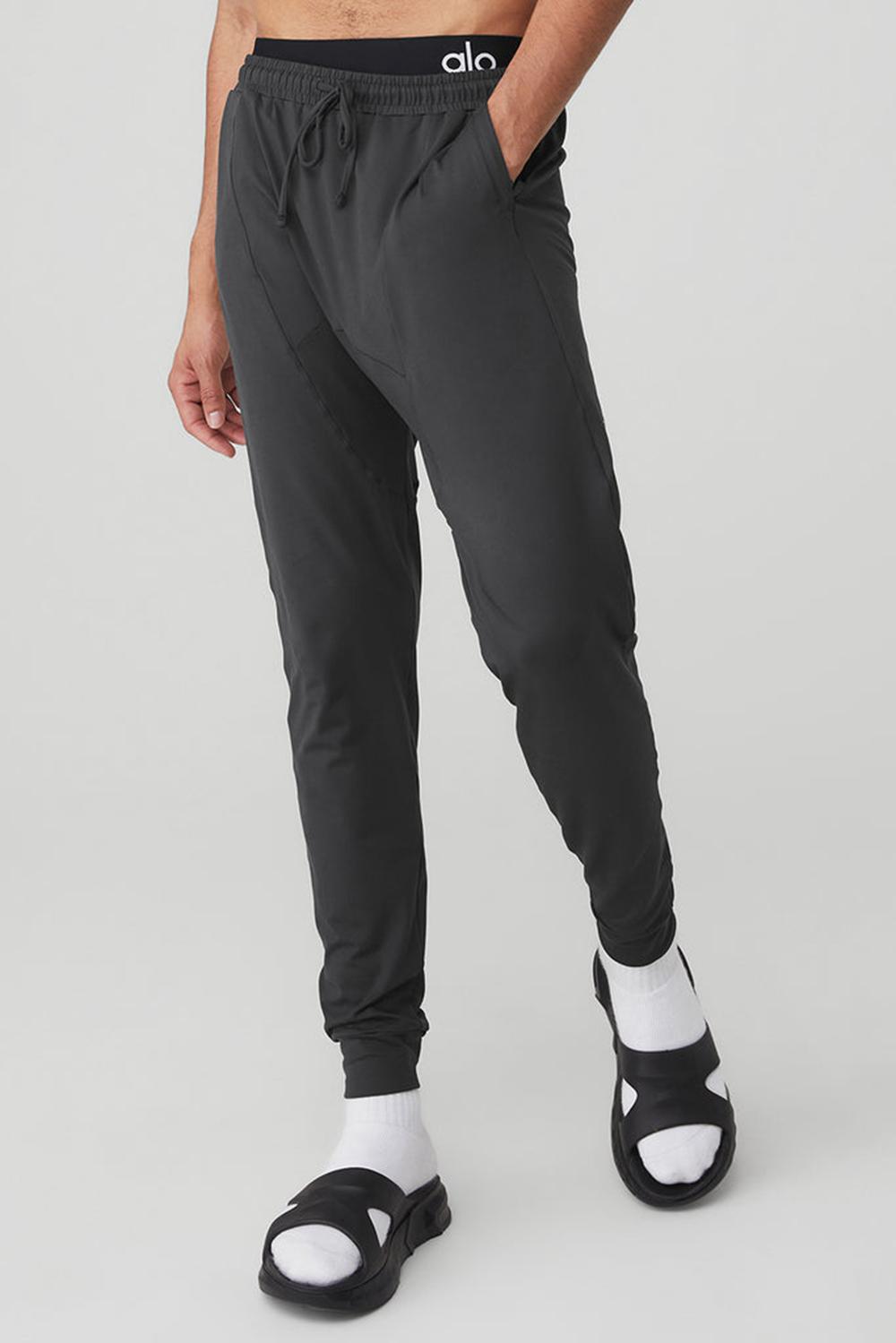 Anthracite Alo Yoga Conquer Revitalize Men Pant | KSA  VHR173542