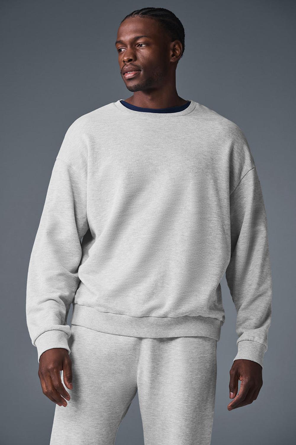 Athletic Heather Grey Alo Yoga Chill Crew Neck Men Pullover | KSA  WTV198752