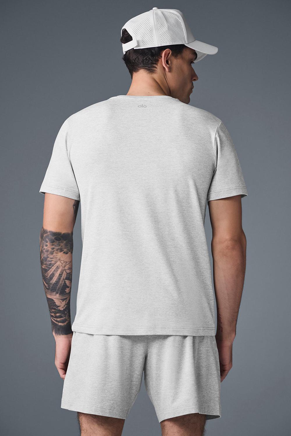 Athletic Heather Grey Alo Yoga Conquer Reform Crewneck Men Short Sleeve | KSA  PIO648273