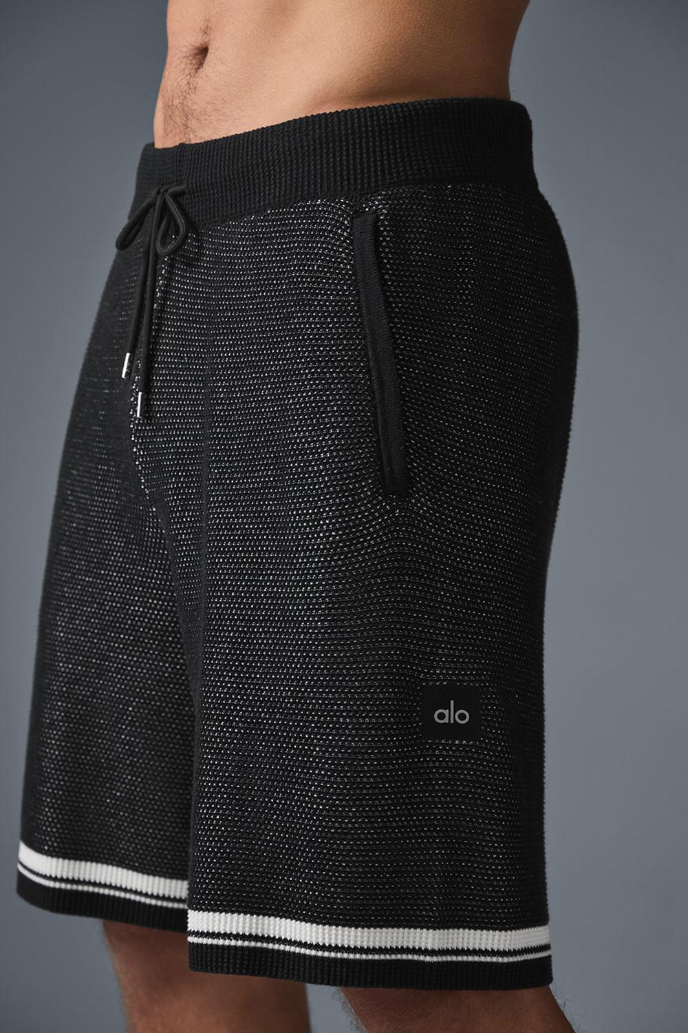 Black Alo Yoga 7