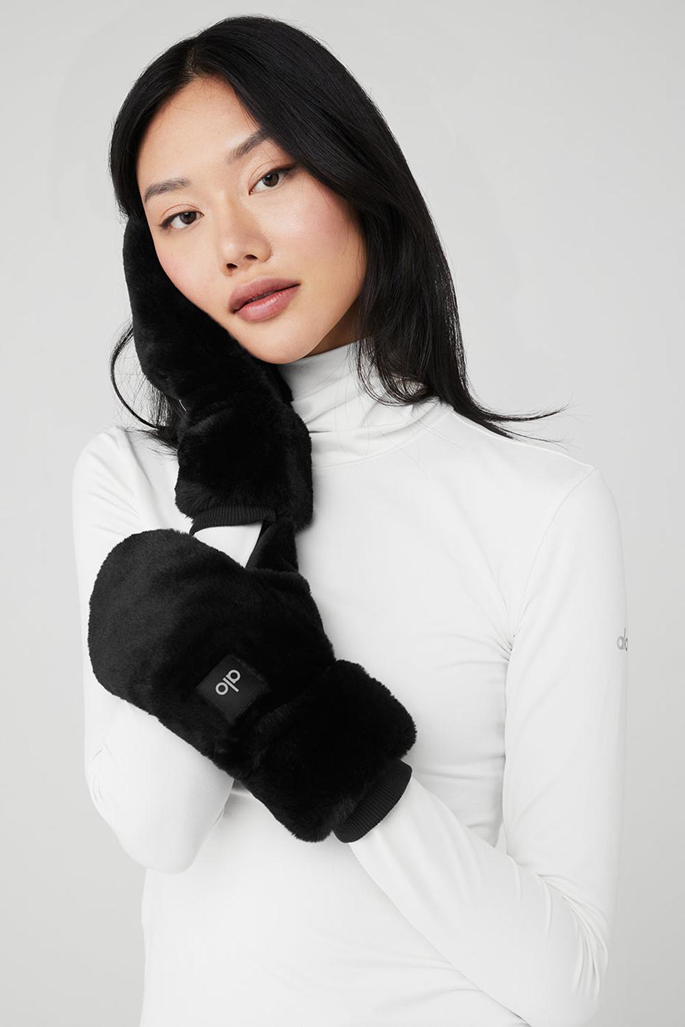 Black Alo Yoga Faux Fur Women Mittens | KSA  DQZ328950