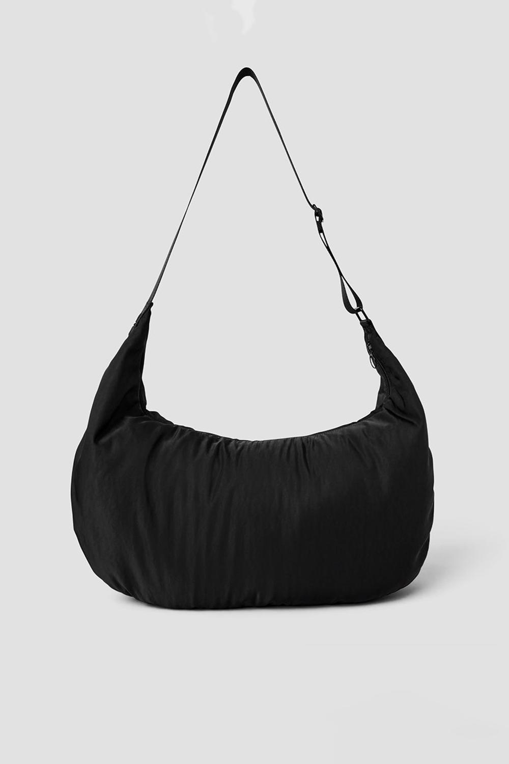Black Alo Yoga Om The Go Gym Women Sling Bag | KSA  KML320854