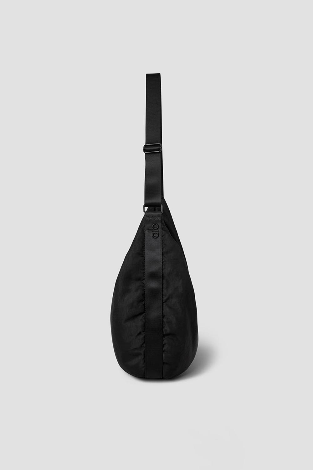 Black Alo Yoga Om The Go Gym Women Sling Bag | KSA  KML320854