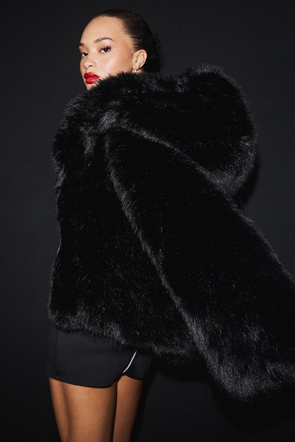 Black Alo Yoga Opulent Faux Fur Statement Women Jacket | KSA  OXE159834