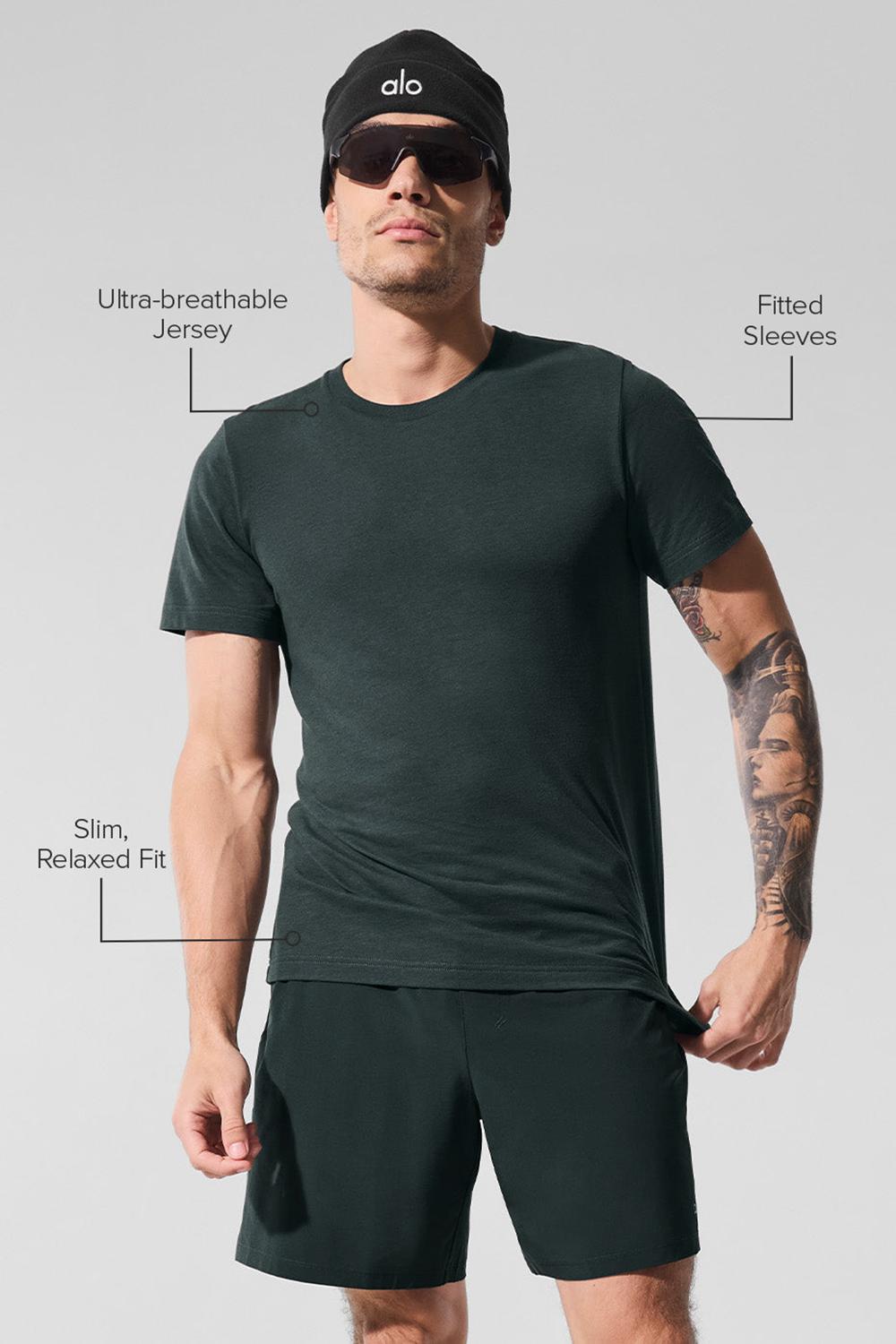 Charcoal Green Alo Yoga Triumph Men Tee | KSA  EAG906148