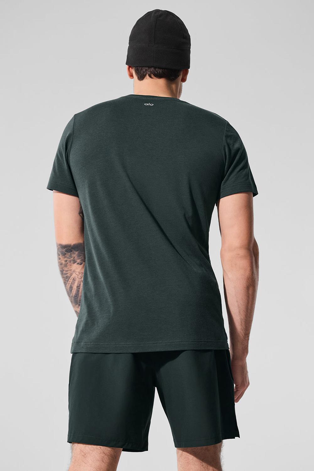 Charcoal Green Alo Yoga Triumph Men Tee | KSA  EAG906148