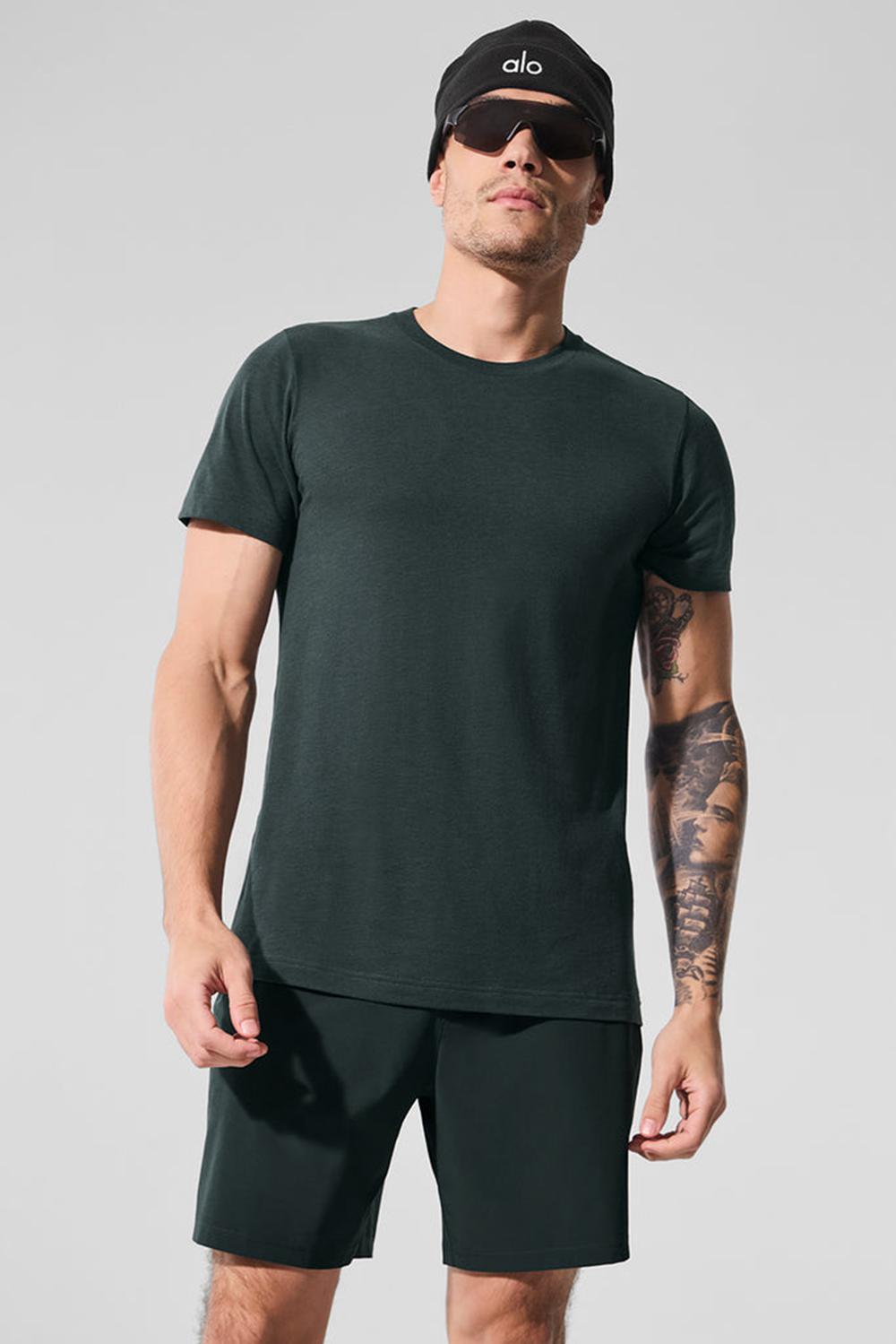 Charcoal Green Alo Yoga Triumph Men Tee | KSA  EAG906148
