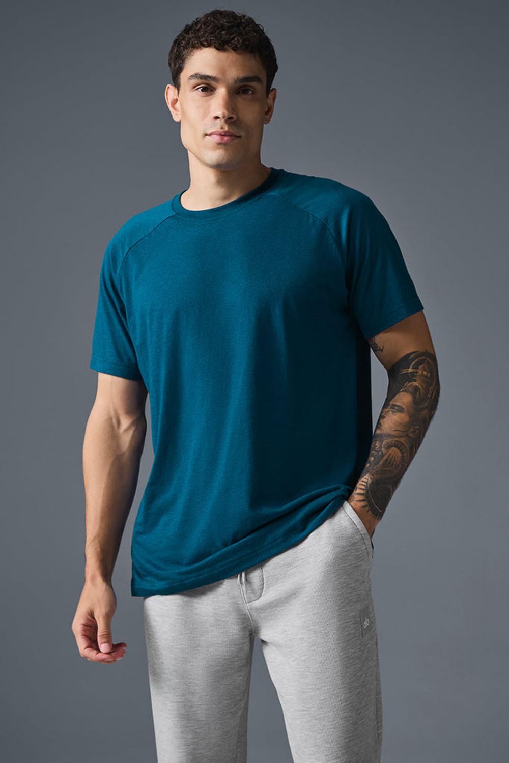Eclipse Blue Alo Yoga Triumph Raglan Men Tee | KSA  VGI341678