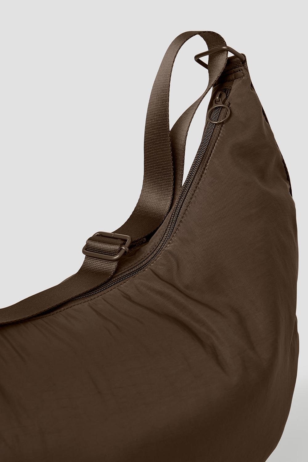 Espresso Alo Yoga Om The Go Gym Women Sling Bag | KSA  SWH296340