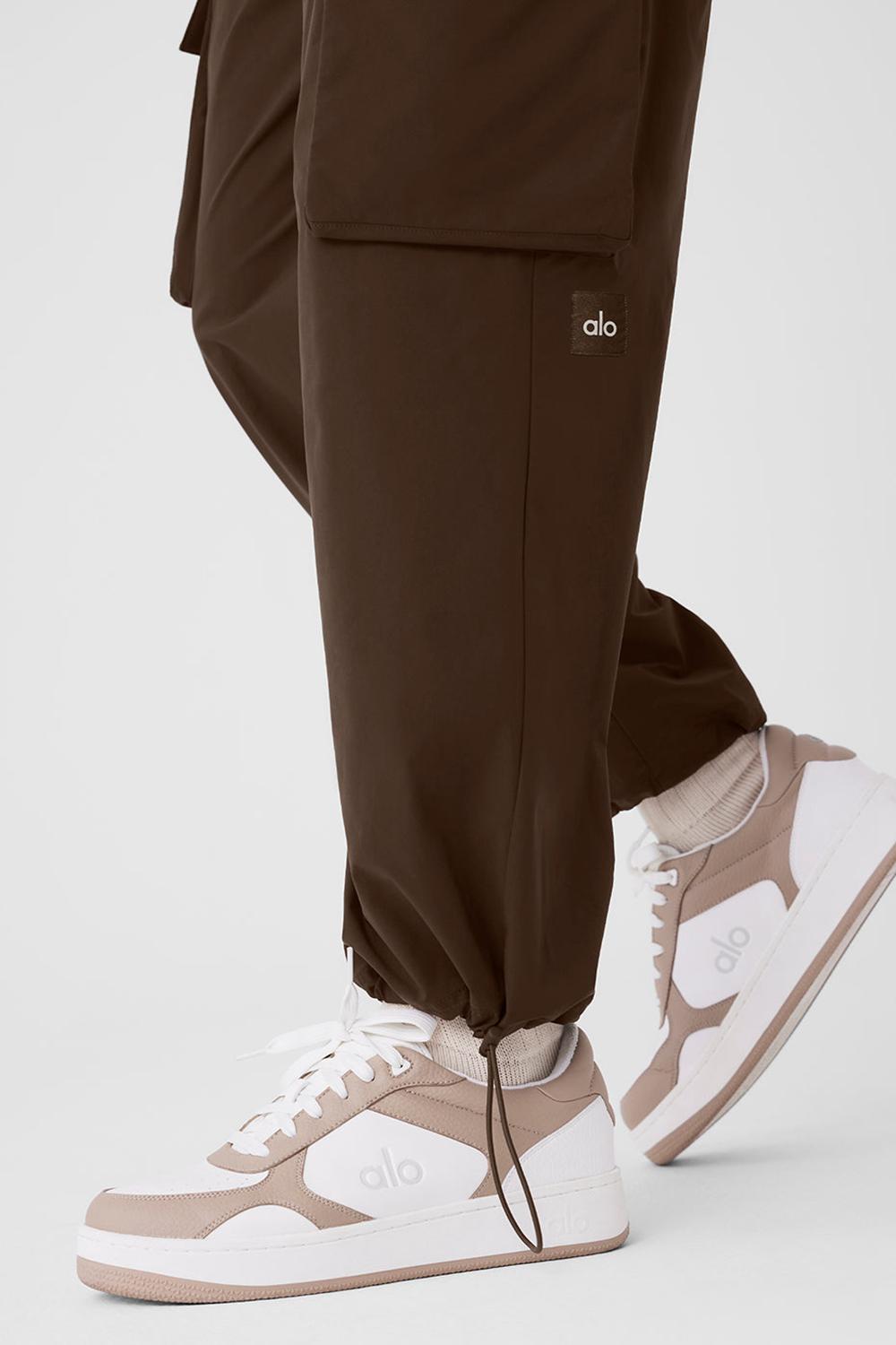 Espresso Alo Yoga Voyage Utility Cargo Men Pant | KSA  TQS726148
