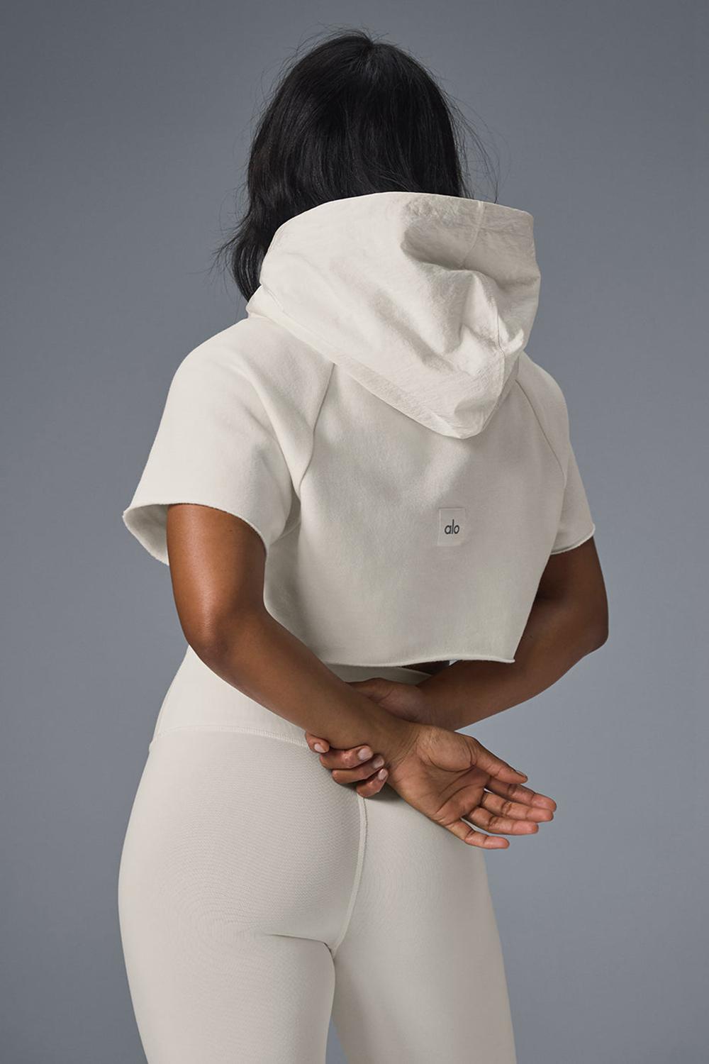 Ivory Alo Yoga Cropped In The Air Women Short Sleeve | KSA  ORY524630