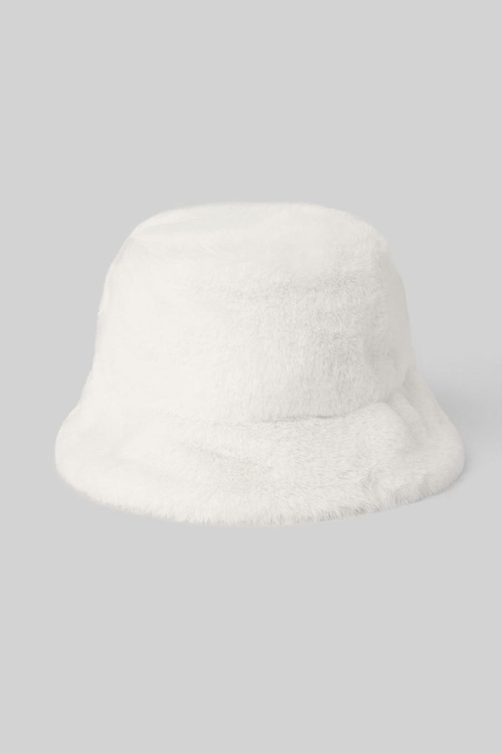 Ivory Alo Yoga Faux Fur Women Bucket Hat | KSA  OKT976042