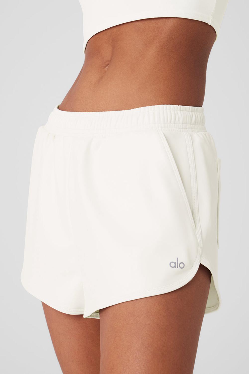 Ivory Alo Yoga Faux Leather Power Hour Women Short | KSA  LFS384907