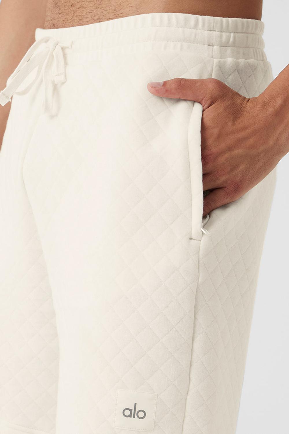 Ivory Alo Yoga Quilted Stadium Men Short | KSA  EWX398206