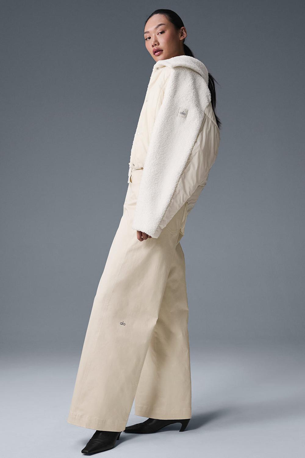 Ivory / Ivory Alo Yoga Sherpa Cozy Escape Women Puffer Jacket | KSA  PST048317
