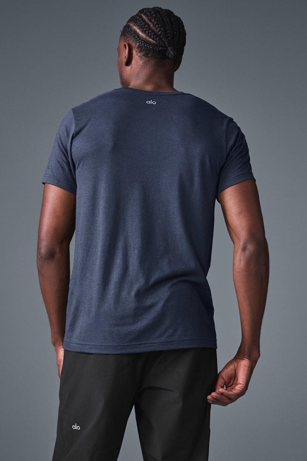 Navy Alo Yoga Triumph Men Tee | KSA  PXK793862