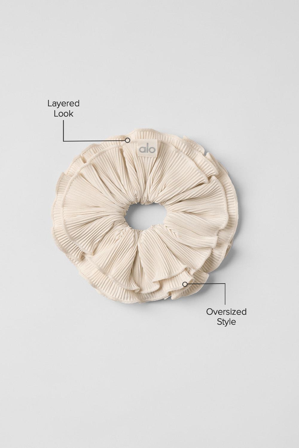 Oat Milk Alo Yoga Micro Plisse Oversize Women Scrunchie | KSA  IAO547931