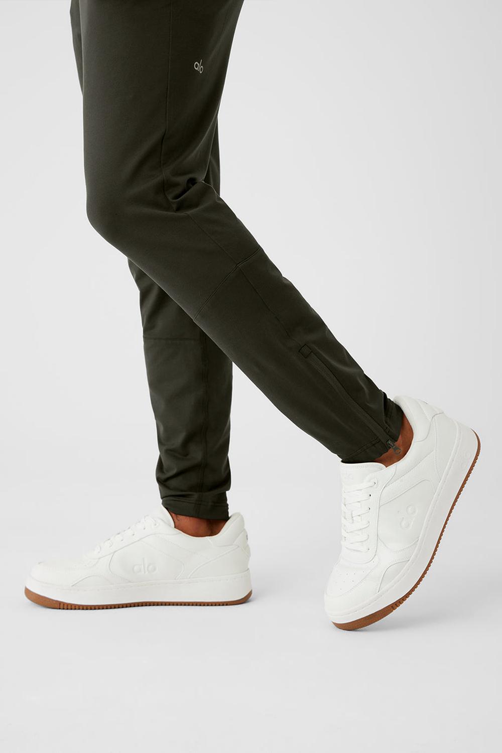 Stealth Green Alo Yoga Conquer React Performance Men Pant | KSA  TIM514986