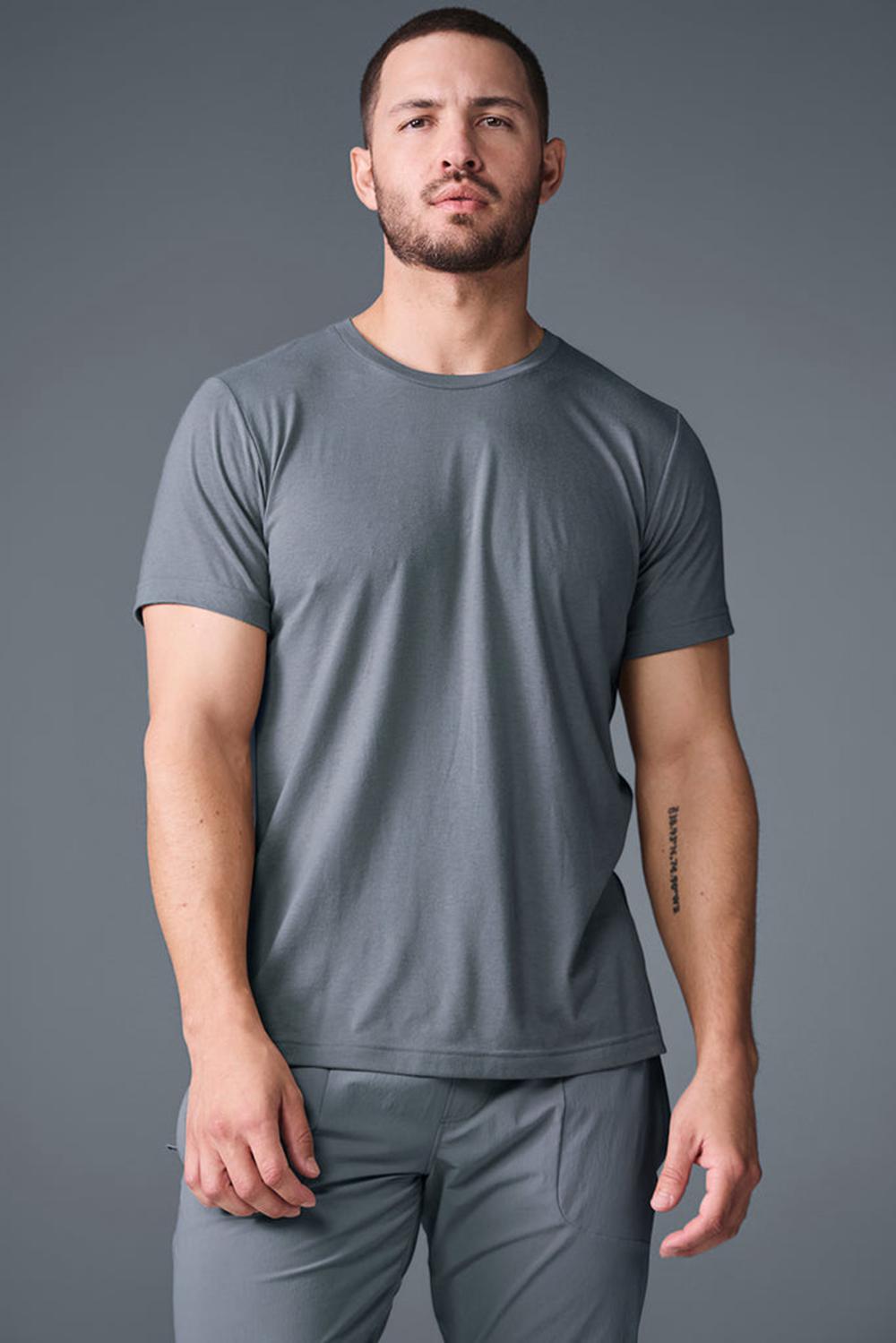 Steel Grey Alo Yoga Triumph Men Tee | KSA  PFQ861703