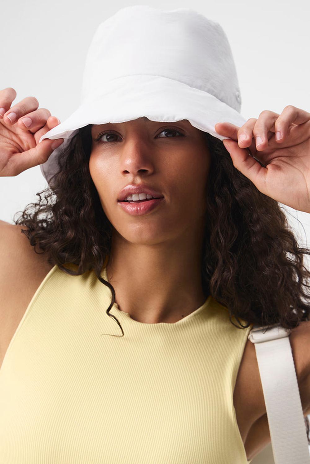 White Alo Yoga Good Shade Men Bucket Hat | KSA  WFI305649