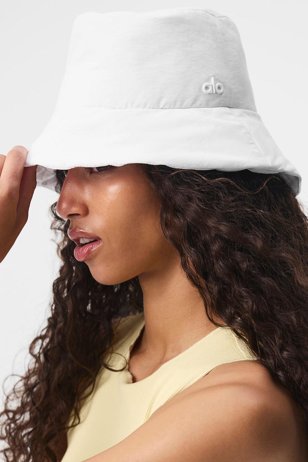 White Alo Yoga Good Shade Women Bucket Hat | KSA  PDQ567143