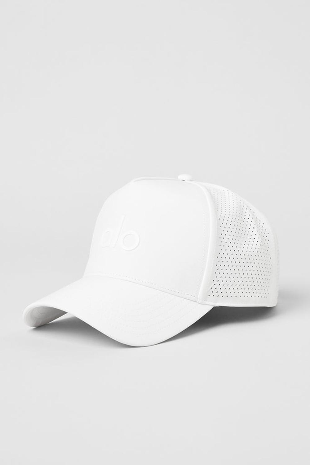 White Alo Yoga Performance District Men Trucker Hat | KSA  GRN496305