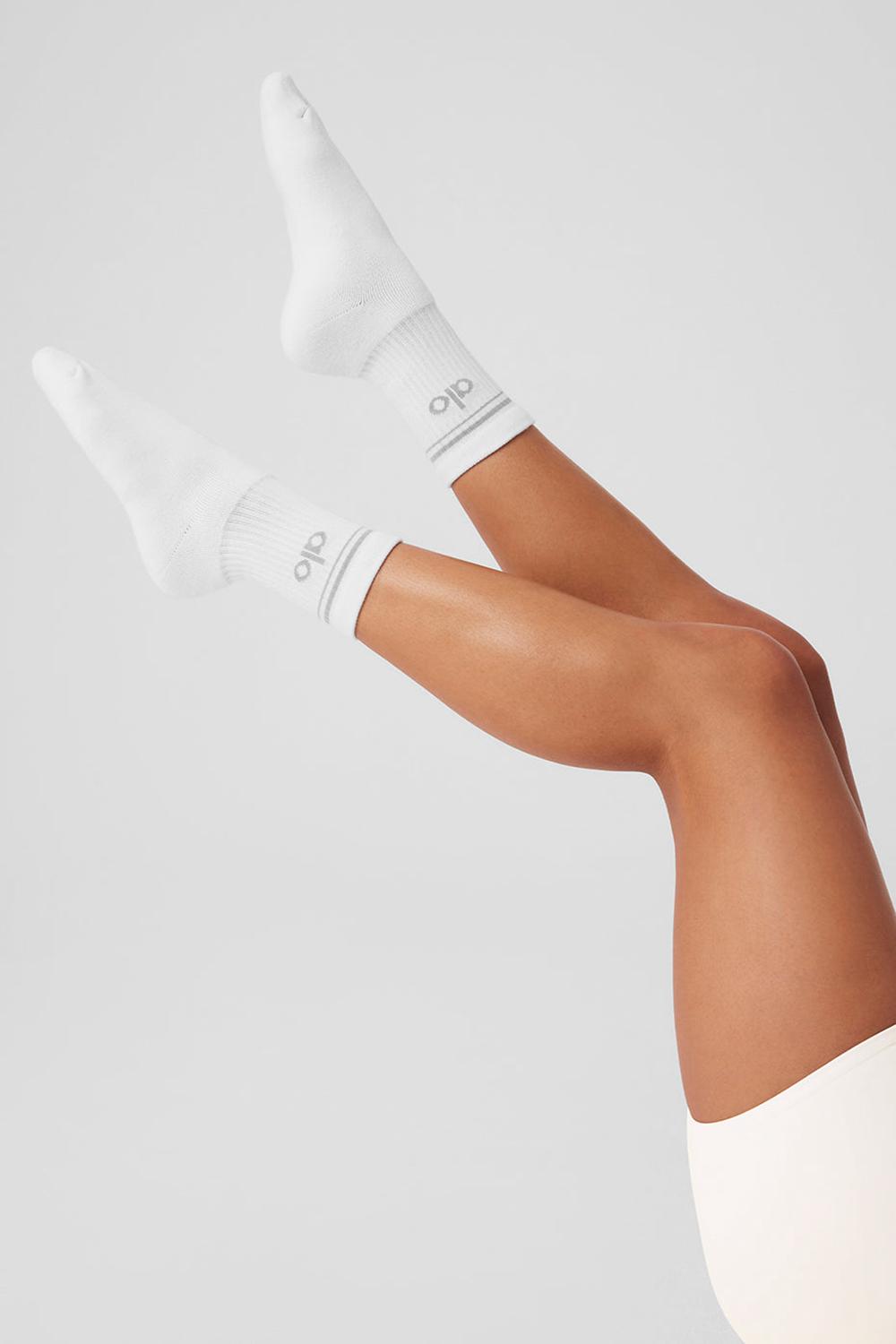 White / Titanium Alo Yoga Unisex Half-Crew Throwback Men Sock | KSA  SIA976415